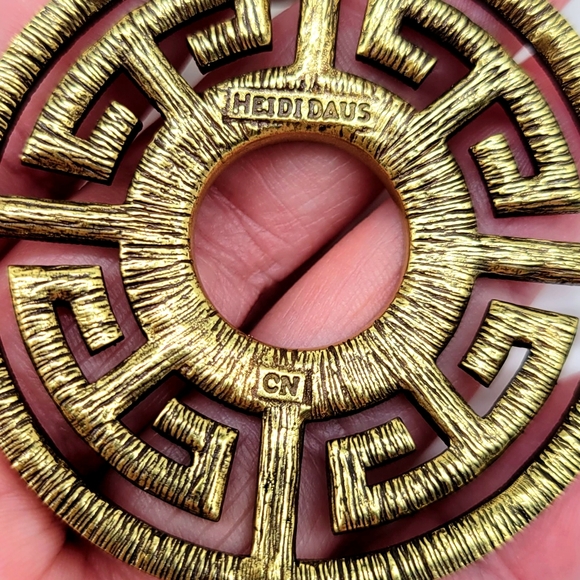 Heidi Daus Greek Key Medallion Enhancer Pendant on Multicolor Pearl Necklace - Picture 11 of 12